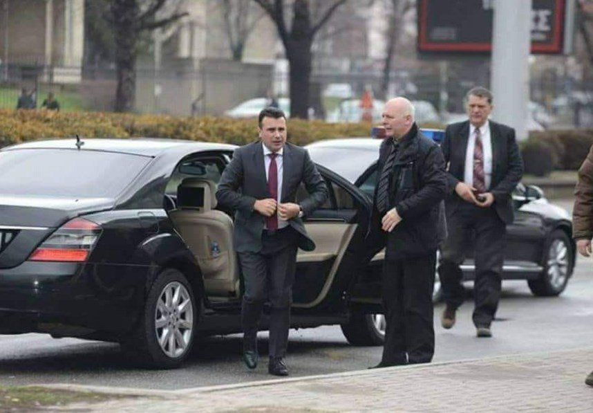 Gde si bila kad sam bio niko, kad sam radio na nivu u murtino, zasto me sada trazis, sta se promenio u meni, ja sam onaj isti zoki od murtino, idi sad i ne trebas mi vise.