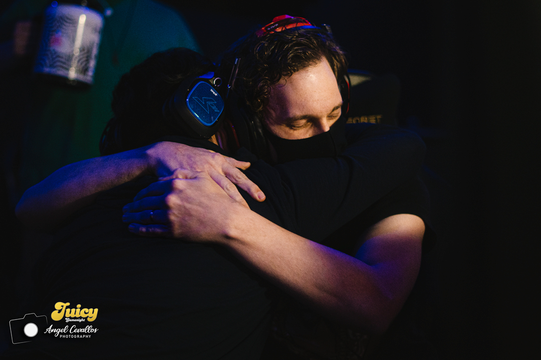 Mystic_Angel24's tweet photo. Great moments require great hugs! 
#tekken7 https://t.co/w7lsuDx2lE