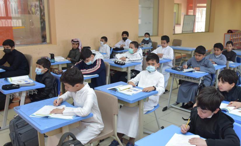 MOE_ARP's tweet photo. @moe_gov_sa #صور من انتظام الدراسة في أول يوم دراسي في #رمضان  بمدارس  #تعليم_عسير . 
#همتنا_عالية https://t.co/WZy08PUl4G