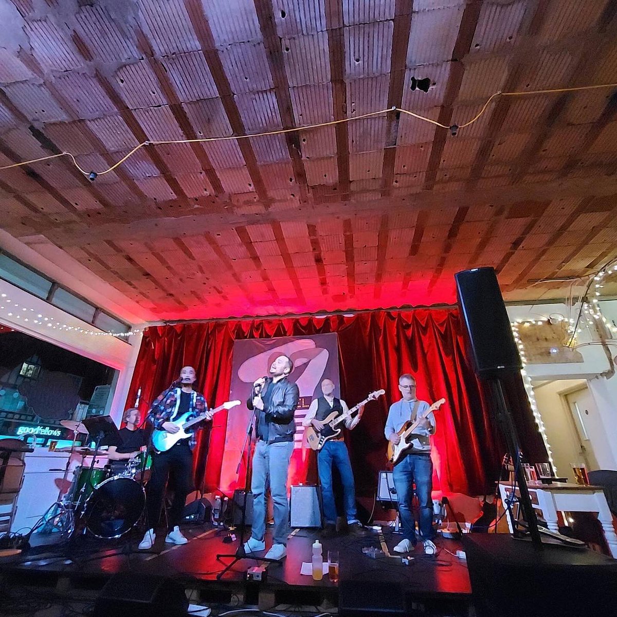chickpeaman's tweet photo. Was a pleasure playing @soundloungeCIC this weekend with #Eltelband - thanks to @songsbyhannah for giving us the spot &amp; @incredibusy for introduction #livemusic is back #sheducation #sheducationband w/ @brandonwilkins https://t.co/0k09ZsO4F2