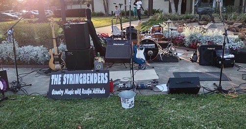 astrojoe888's tweet photo. A few pics from the Stringbenders Deerfield Saturday evening gig. Music on the green! #saturdayvibes #houstonmusicians #texasmusic https://t.co/i9Y3qTrS8D
