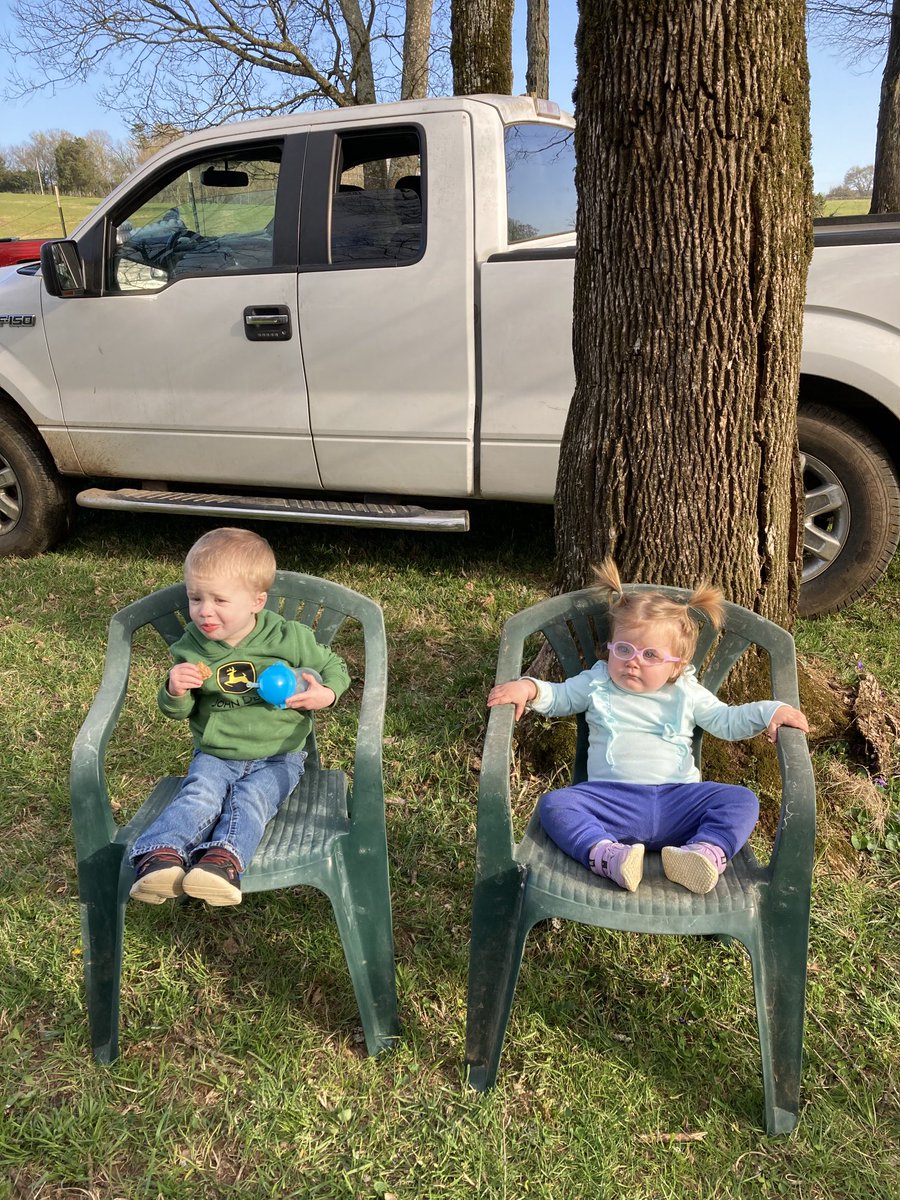 Sharonmedtech's tweet photo. 3 of my greatest blessings! #mamaw #markgarrett #laneelizabeth #wadeelliott https://t.co/kw8vPBkcFx