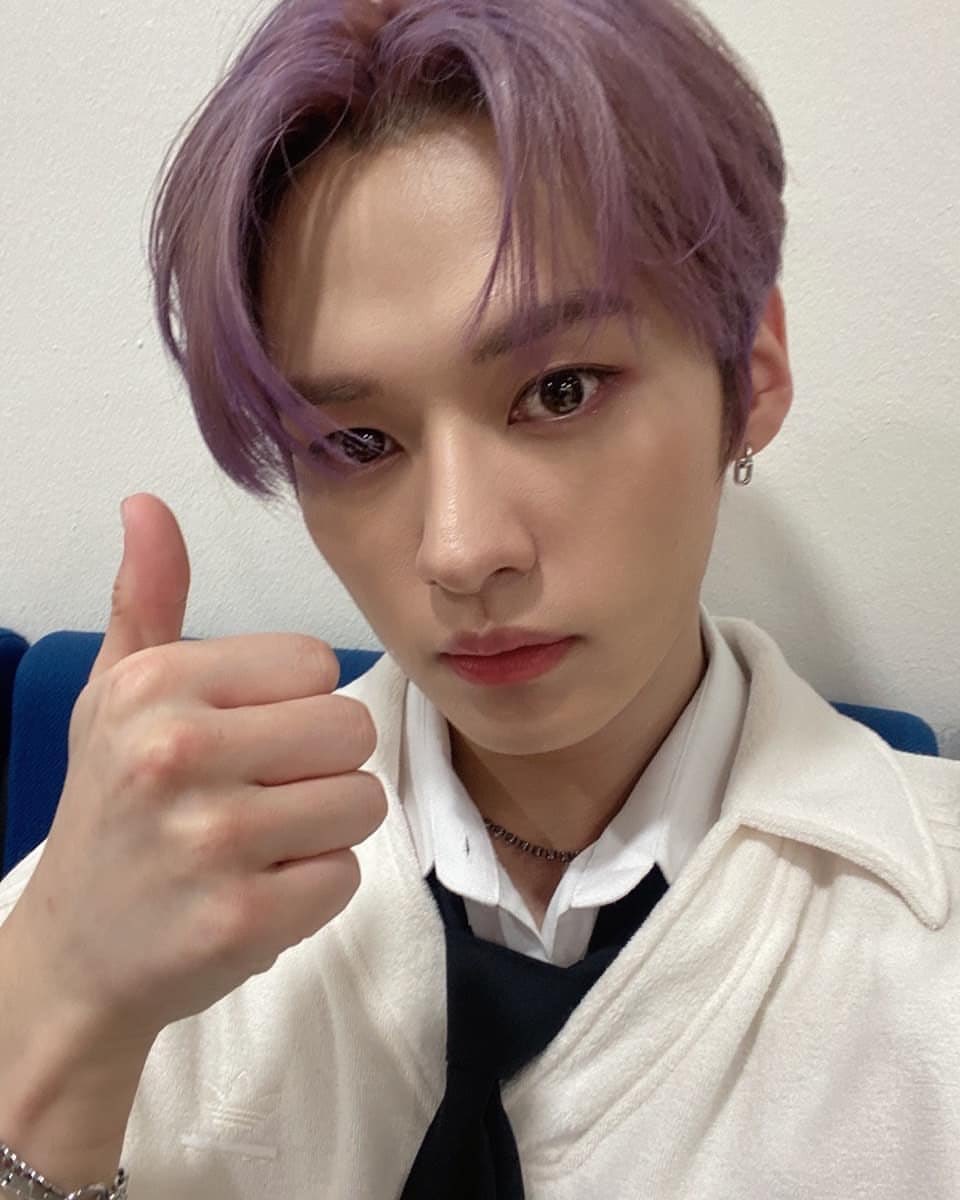 the purple hair survived for so long but it still feels unreal that he hasn’t dyed it back to brown yet 😭