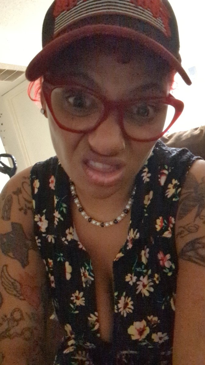 Queenjdjade's tweet photo. Here an ugly ass face to start yall day https://t.co/8UVx8HtrSB