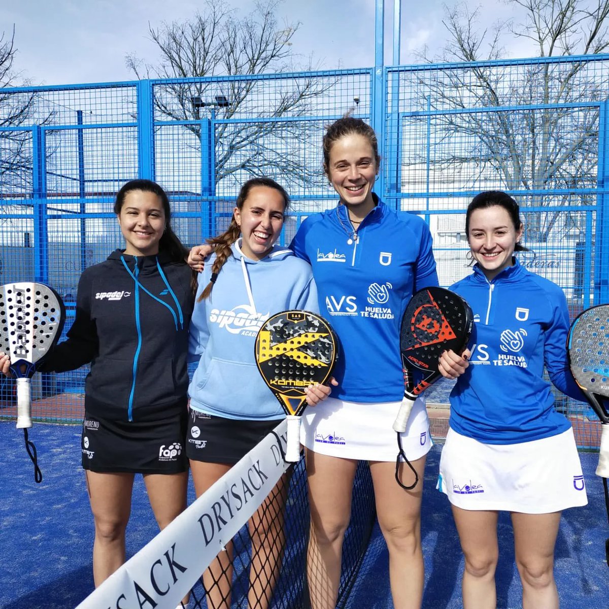 si_padel's tweet photo. ¡SUBCAMPEONAS DE ANDALUCÍA! 🥈
@CTOromana no puede hacer frente a La volea y se lleva el subcampeonato tras un gran #CtoAndalucia. 
¡ENORME FAMILIA! 🎾♥️
#GoSIPadel https://t.co/rny9Y87fg8