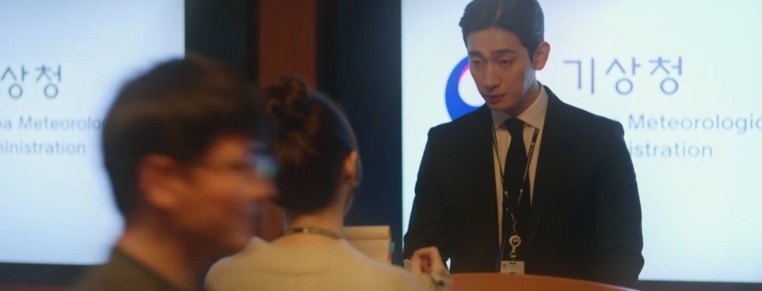 kdramsnoona's tweet photo. #kijoon tells the story of the first time he met his wife
#ForecastingLoveandWeatherep15 #ForecastingLoveAndWeatherep16 #ForecastingLoveAndWeather https://t.co/6PqA2V1vlH