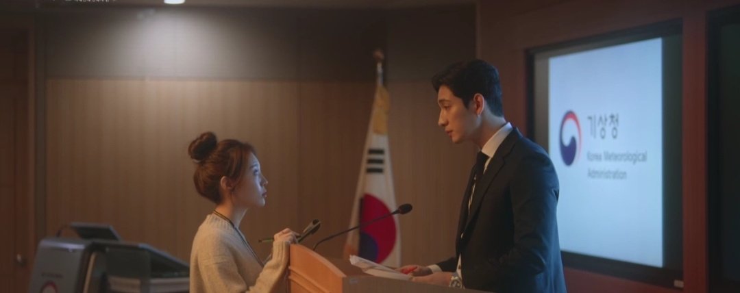 kdramsnoona's tweet photo. #kijoon tells the story of the first time he met his wife
#ForecastingLoveandWeatherep15 #ForecastingLoveAndWeatherep16 #ForecastingLoveAndWeather https://t.co/6PqA2V1vlH