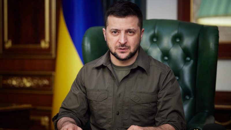 BFMTV's tweet photo. 🔴 ALERTE INFO
Volodymyr Zelensky accuse la Russie de commettre un "génocide" en Ukraine https://t.co/TqK7hfMJg5 https://t.co/jYnJttOnxH