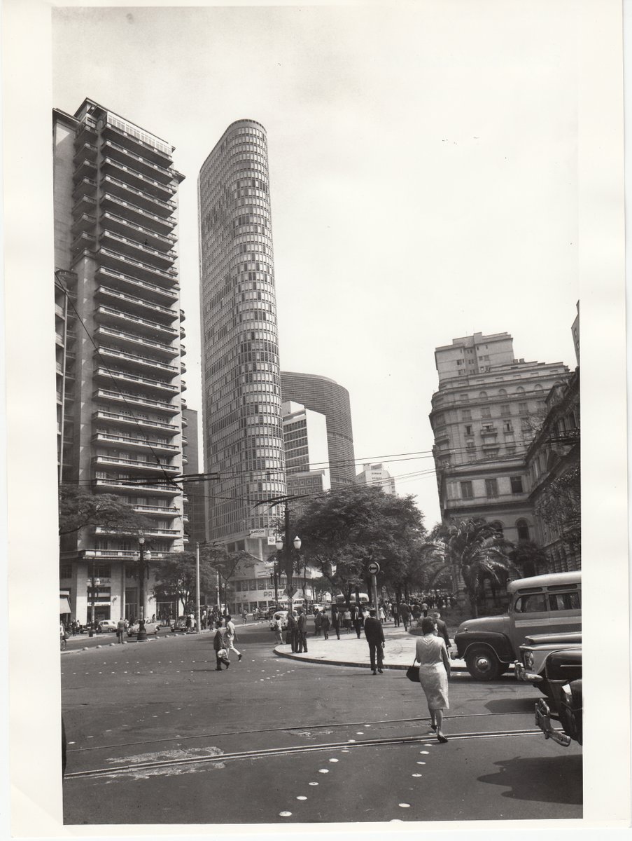 spinfoco's tweet photo. Registro do Edifício Itália na década de 60.

Gostou? Deixa sua curtida e seu retweet.

#sp #spinfoco #saopaulo #edificioitalia https://t.co/r3c1w7Z1kz