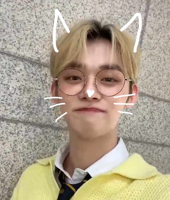 jjunnicat's tweet photo. proud of our little cat 🐱 https://t.co/tGbCdUE1q4