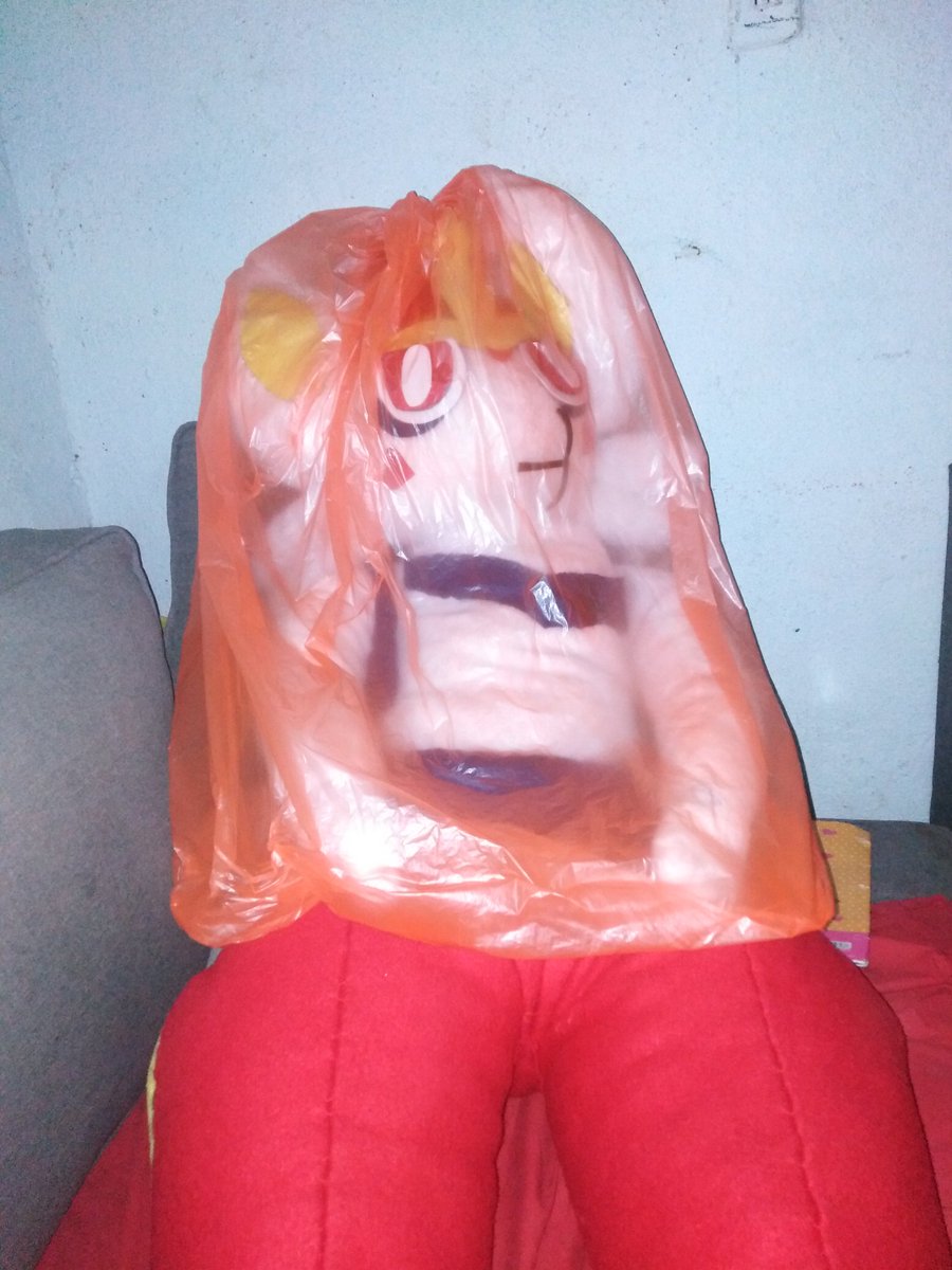 LukieGonzalez's tweet photo. El caballero patitas bonitas necesita arreglo! Y casi casi de todo xD jajajaj

#conejo #cinderace #enreparacion https://t.co/6VhlCRS7Qr