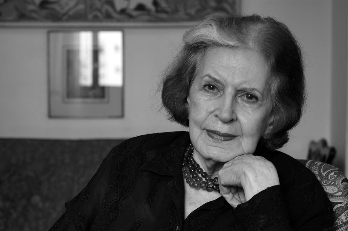 semspoiler_'s tweet photo. Lygia Fagundes Telles morre aos 98 anos. A escritora de "Ciranda de pedra" e "As meninas" foi uma das mais importantes da história da literatura brasileira. Nossos sentimentos para família, amigos e leitores. https://t.co/tPyk2X9w2x https://t.co/t4N3atRp09