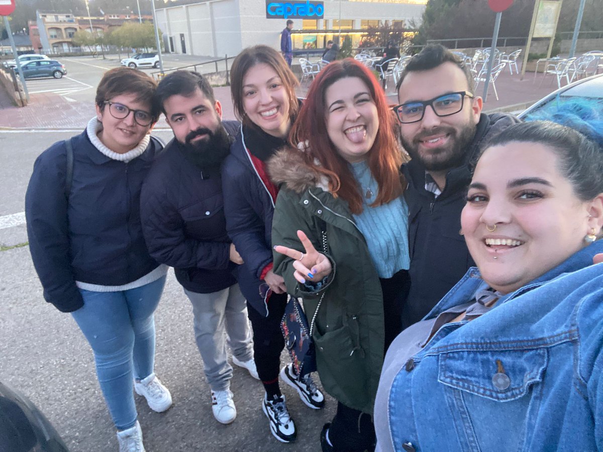 JaiKast's tweet photo. Finde de 10 con gente de 10. Gracias por todo @GNRoses_  💜 https://t.co/8hT0EQwlAo
