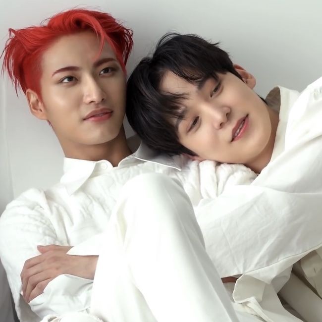 YHUHNO's tweet photo. I hope I'm not late to celebrate my bestest brother birthday. To the most precious oldest of my second home, Happy Birthday to you, Seonghwa hyung! Thank you for being born, and group up as a person I know. 🤍 https://t.co/WqKk1KxuAo