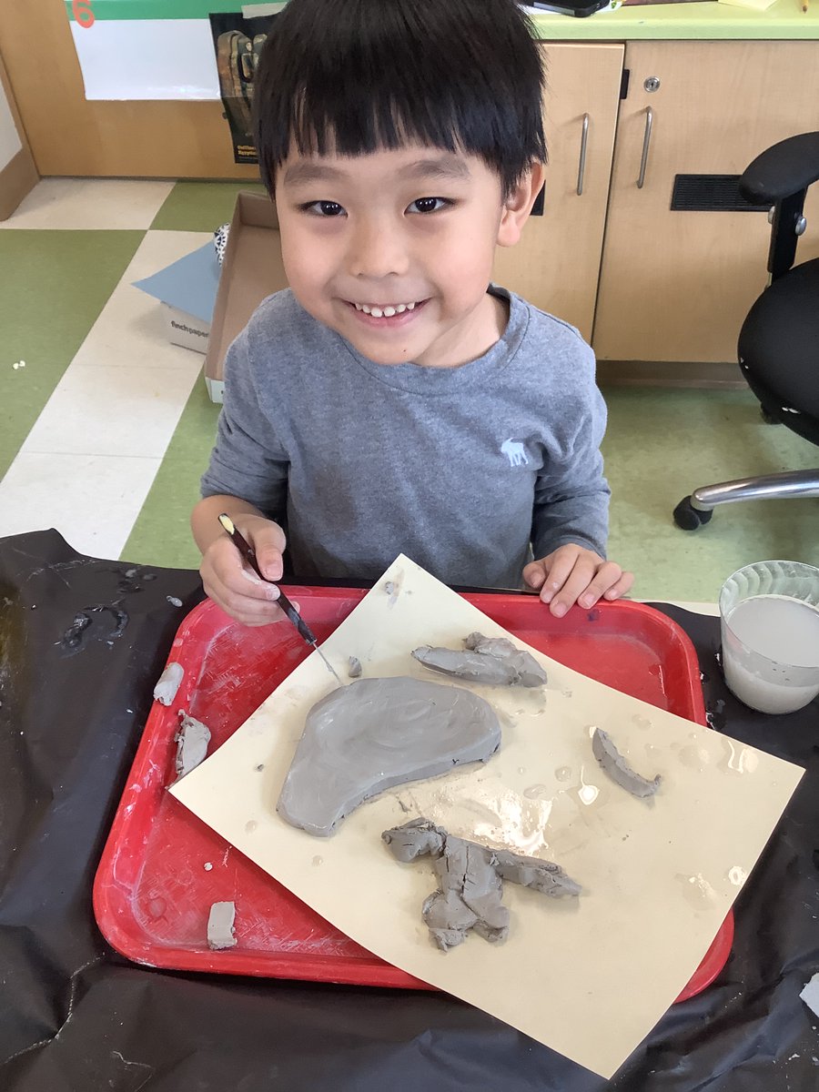 TPE_Hobart's tweet photo. First Grade artists starting clay birds. Learning how to create TEXTURE and ATTACH CLAY. @terraceparkelem @MariemontArts https://t.co/UHi3taleVt