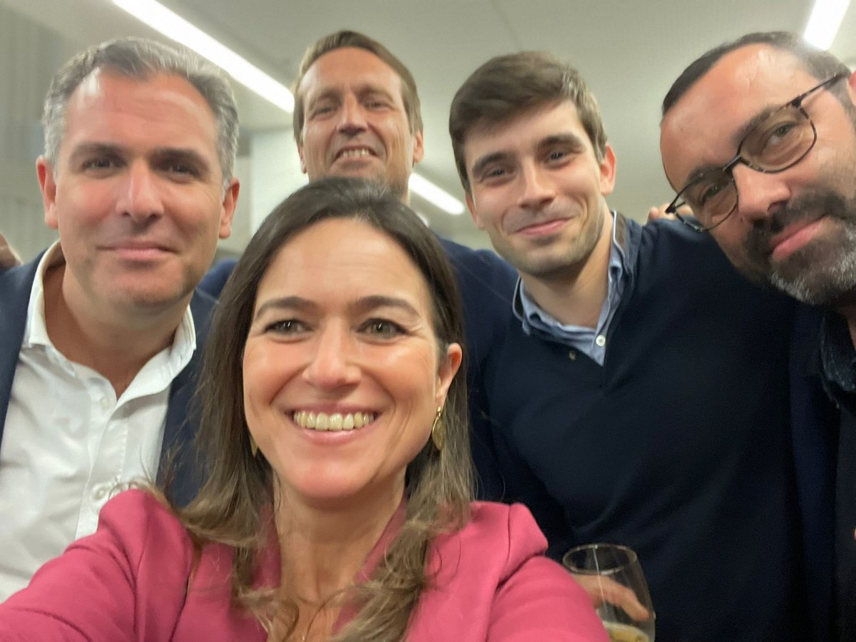 Diario_Pontev's tweet image. #EnBlog ✍ Los concelleiros del PP en Sevilla, Lino Fervenza y el pequeño futbolista Hugo Rey protagonizan el último artículo de Clara Aldán bit.ly/3NDDdap