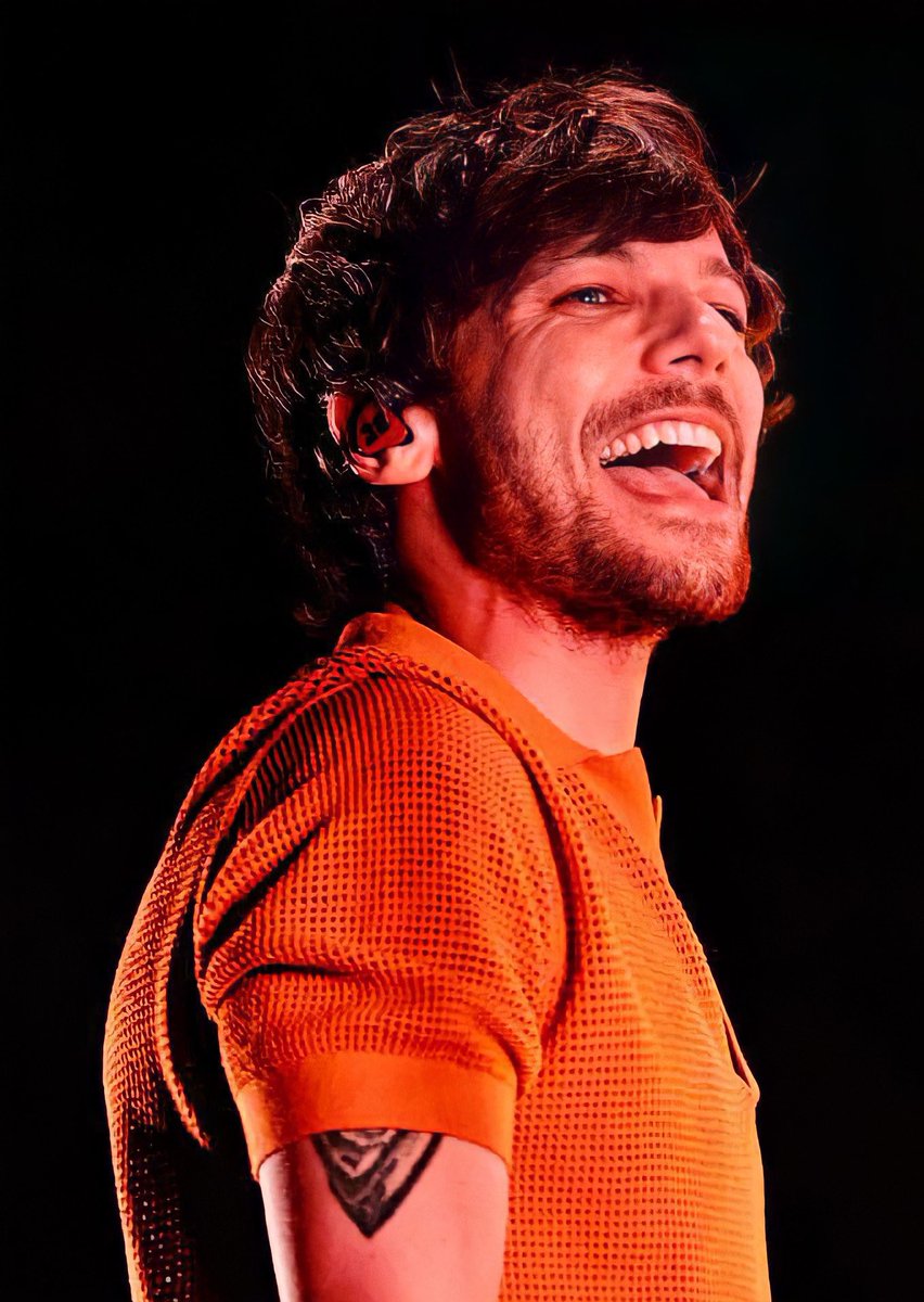 BestLTWT's tweet photo. 📸 Louis last night in Amsterdam. #LTWTAmsterdam 

creds; @/williamrutten https://t.co/SvpDdduV7k