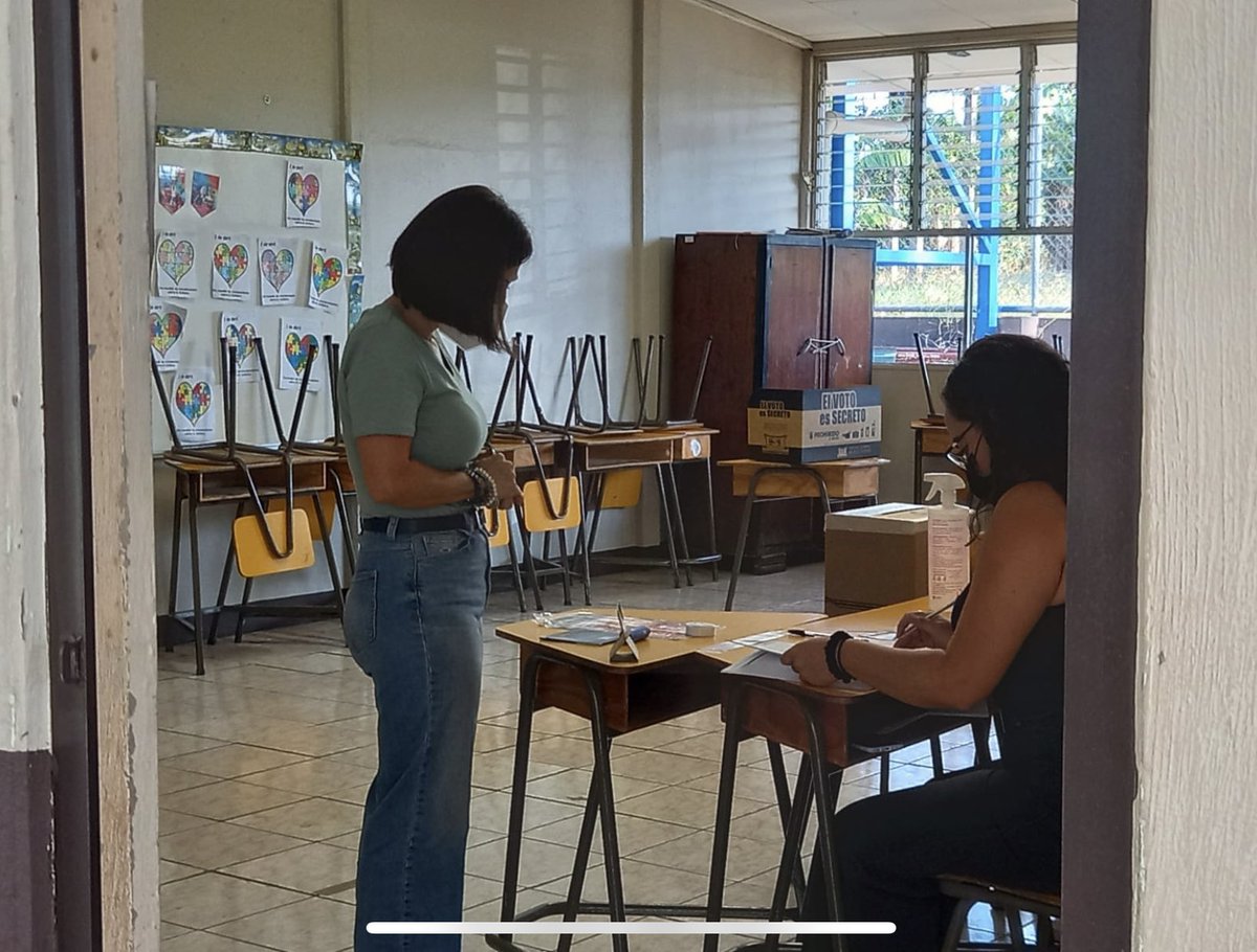 ¡Iniciamos la jornada democrática!

Ya Fedra ha votado, lo hizo en la Escuela de Puente de Piedra, en Grecia. ¡Salgamos a votar! 

#PresidenteFigueres