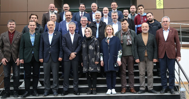 Trabzonspor's tweet photo. Ak Parti Milletvekillerinden kulübümüze ziyaret