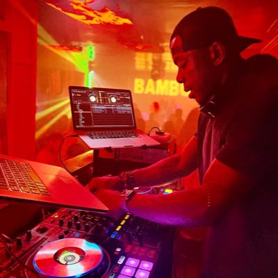 LeSukam's tweet photo. #NouvellePhotoDeProfil https://t.co/aiKbNxv93x