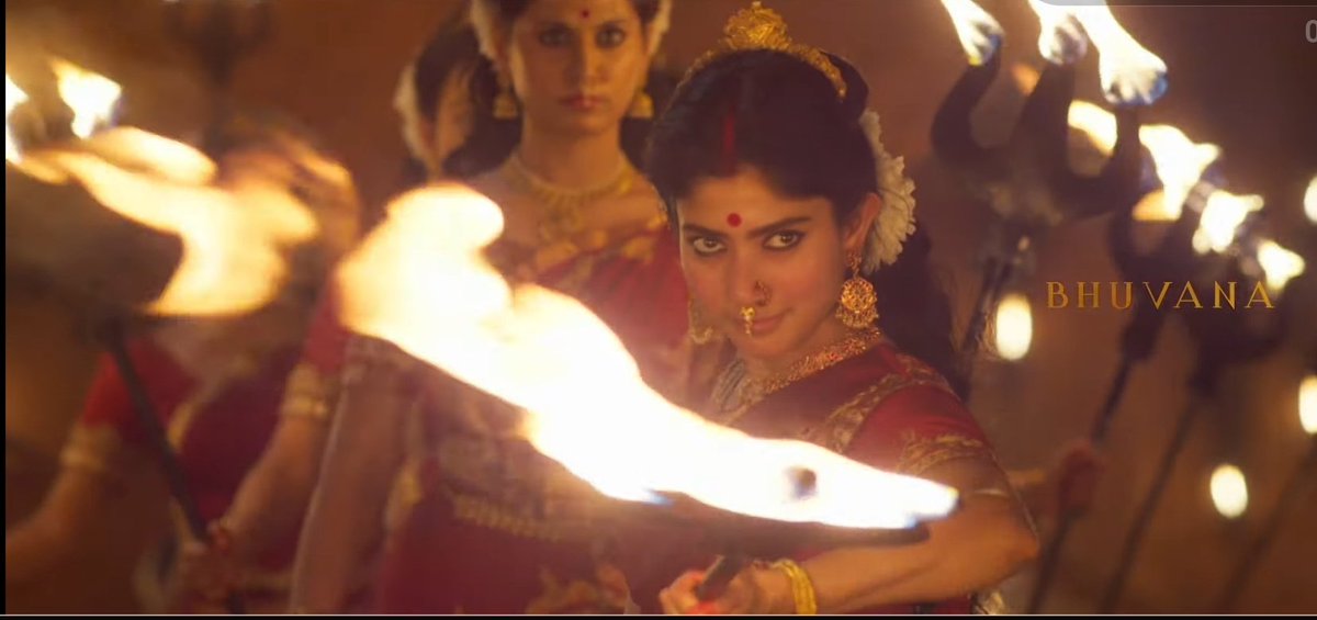 RJaiBalaji2's tweet photo. Queen @Sai_Pallavi92 is arrival now on @GeminiTV as #maithrye.
#Rosie &amp; #Shyam is now Streaming 
on @GeminiTV 🥳🙏🏻
Watch #ShyamSinghaRoy &amp; Enjoy With ur family on this festival Day ♥🤗
 #SaiPallavi 
@NameisNani @Rahul_Sankrityn 
#UgadiwithShyamSinghaRoy 
#BlockBusterClassicSSR https://t.co/8RT9gylNET