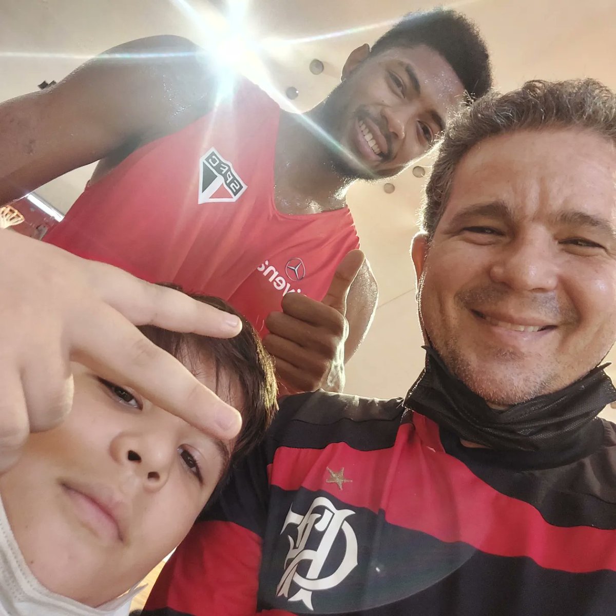 Felipe1mota's tweet photo. #autographedcards
Tks @Bruno_Caboclo.
autographed at Tijuca Tênis Clube, April 2, 2022 @TimeFlamengo x @SaoPauloFC https://t.co/Pnve2oON7c