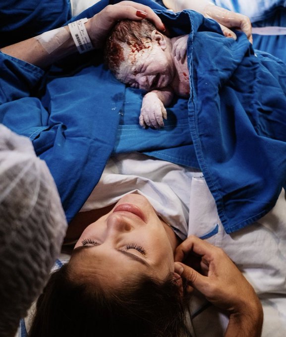 Ayla chegou em nossas vidas 💜  Ayla Clark Theodoro  03.04.22 05:11 AM  2.836kg 48cm   Maior presente<a href="/tag/flaviacampea"class="tags"><span>#flaviacampea</span></a>