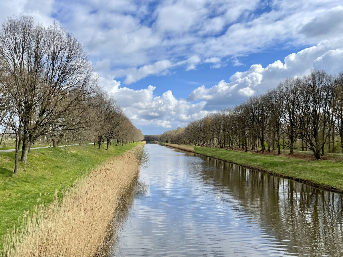 Prachtig rondje gefietst langs Kamp Vught🥰. Alles is zoveel makkelijker met een goede insulinepomp met sensor (ook al betaal ik die zelf). De zon schijnt vandaag in elk geval meer dan toen ik twee weken geleden op Mallorca was 😂 #fietsen #diabetes
