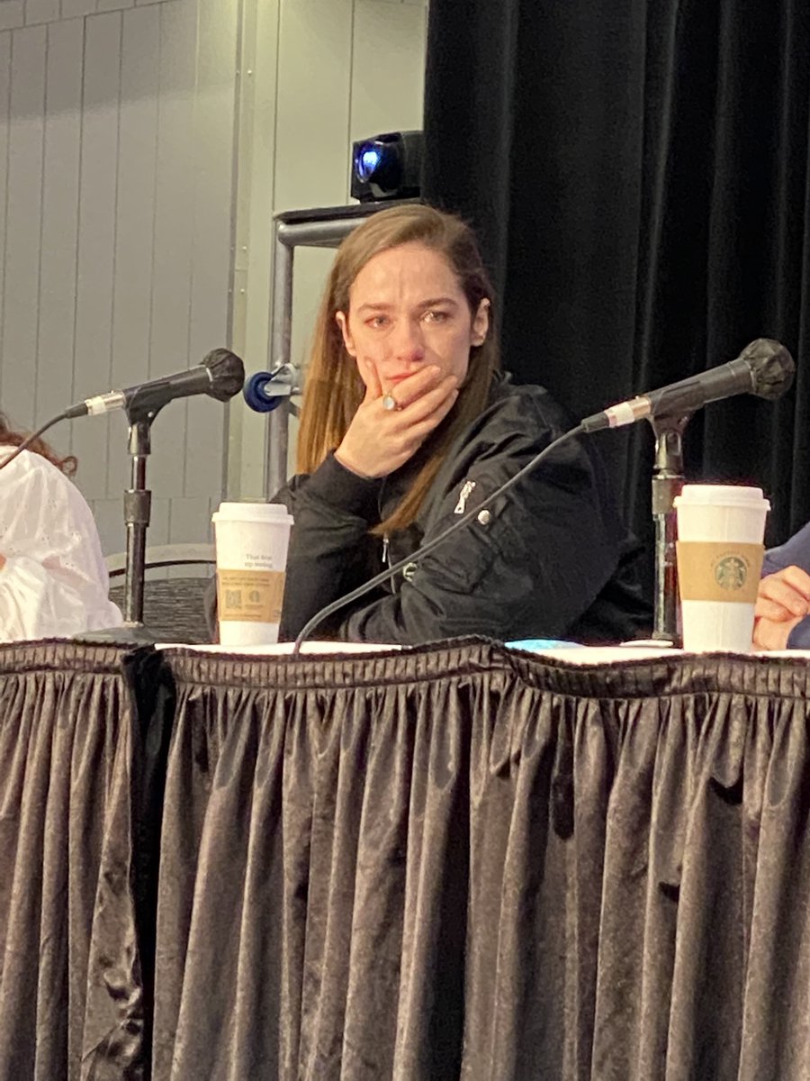 EarpBronwyn's tweet photo. So I guess the Panel and #Earpers forgot their #KeepyourShitTogether hankies
That's Earping at @Earpapalooza for ya, I guess. 
#WynonnaEarp🍩 #Earpapalooza #BringWynonnaHome📬 https://t.co/S3XAFnzAJd