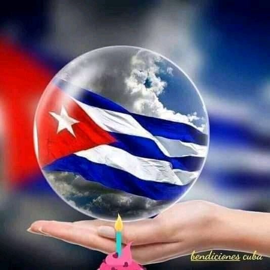 Esta bandera, este cielo, esta libertad...no me la quita nadie.
#Cuba 
#VamosConTodo 
#LasTunas