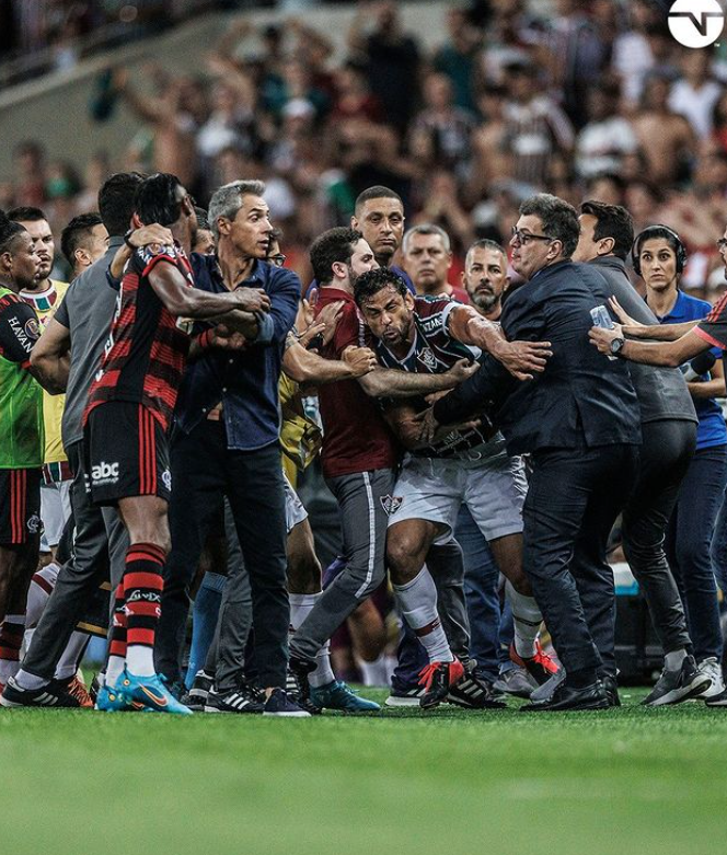 rschmidt12_'s tweet photo. @avp_antonio bh que fugiu, fred man of the match https://t.co/AaAOiTEYVY