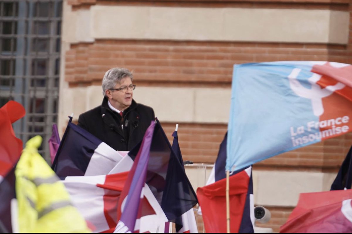 ericcoquerel's tweet photo. Discours inspiré et fort de @JLMelenchon à Toulouse devant 25 000 personnes. 
Il nous reste 7 jours pour qu’un autre monde soit possible ! 
#MelenchonToulouse 
#Melenchon2dTour https://t.co/Ifhdm1oAi2