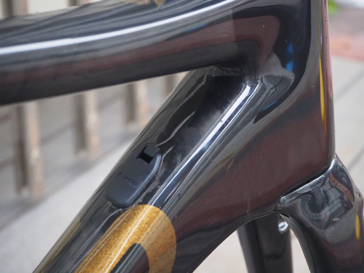 Nakatom38480286's tweet photo. 【代理出品】
2021年モデル
FACTOR O2 Rim(vamではない方)
・カラーオーダー品
・ガラスコーティング施工済。
・コラム未カット
詳細はDMまでお願いします。
#ロードバイク物販
#売りの舞
#ロードバイク
#FACTOR
#O2
#FACTORO2 https://t.co/QoIIsBOcmT