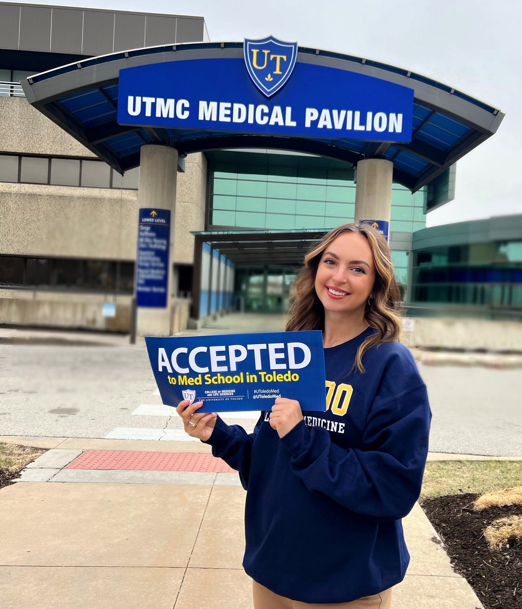 domm_digiacomo's tweet image. This first gen student is going to medical school🤩🩺 I am so excited to embark on this journey of becoming the first doctor in my family. I am so proud and blessed to have the opportunity to study medicine at @UToledoMed . Go Rockets!!💙💛