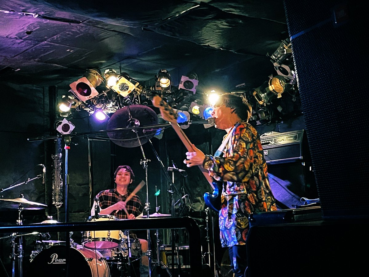 AII_info_'s tweet photo. 新宿Marbleにお越し頂きありがとうございました🎸🥁

初めましてではないけど初めましての

石井卓とジョン中村さん
これから宜しくお願いします🤗

卓ジョンさん大きいー笑

次回ライブは5/2 spotify o crest https://t.co/2BOlUaMELo