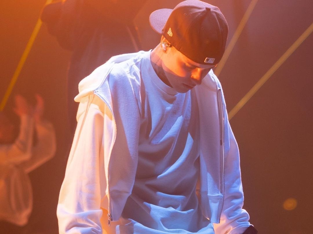 votebybelieber's tweet photo. Retweet to #VoteSTAY for Favorite Music Collaboration at the #KCA https://t.co/oXQNzNnrfV