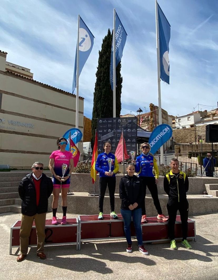 DeportesLorca's tweet photo. 🏆 Momento de las entregas de premios del Duatlón Ciudad de Lorca Media Distancia y Corta Distancia.

¡Enhorabuena a todos y a todas!  

➡️ Las concejalas de @DeportesLorca y Servicios Sociales, el presidente de @trimurcia y miembros de @TriatlonLorca han realizado la entrega https://t.co/sD9OMyrEcT