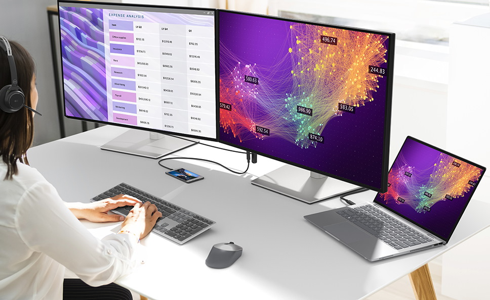 LowyatNET's tweet photo. #Dell Unveils Three New #UltraSharp USB-C Hub Monitors For Malaysia: Price Starts At RM3,379

https://t.co/FdfaSo9Rbg https://t.co/uYFPJg28p8