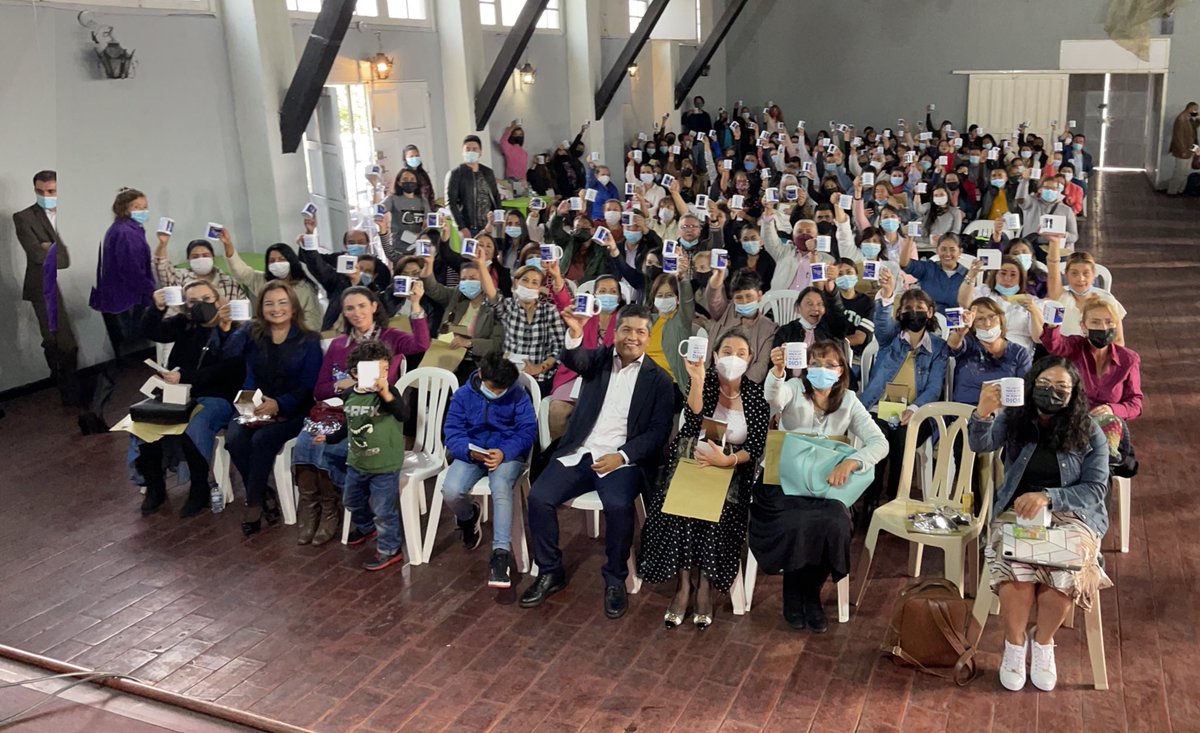Fapuentess's tweet photo. Un agradecimiento inmenso a cada uno de los líderes de #LasFerias por todo el apoyo brindado, con trabajo en equipo seguimos creciendo. @carlos_guevara @irmalherrera @PartidoMIRA                                                       #FicoPresidente @FicoGutierrez @Rodrigo_LaraS https://t.co/dOYBR05uG8