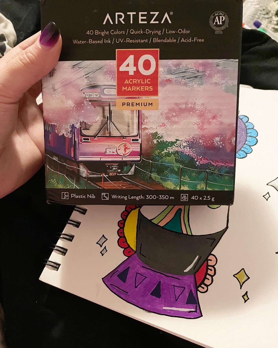 prinncessmorgue's tweet photo. Love these paint markers so damn much! https://t.co/YVby8OqZ2i