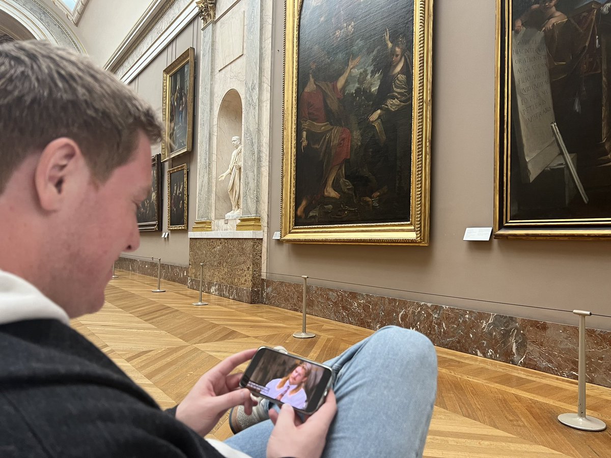Klarmania's tweet photo. @calebpressley Literally just watched this in the louvre https://t.co/LfYNaVc5ZR