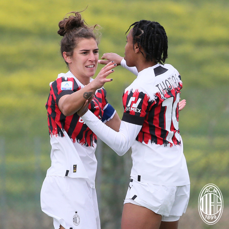 acmilan's tweet photo. #EmpoliMilan: 0⃣-3⃣ Bergamaschi + @Lindsey_T19 (x2) ⚽️
#FollowTheRossonere: a triumphant debut for our brand-new @pumafootball fourth kit 👏🤩
La nuova quarta maglia debutta con una vittoria 👏🤩
#MoveLikeMilan #SempreMilan
@PUMA #Nemen