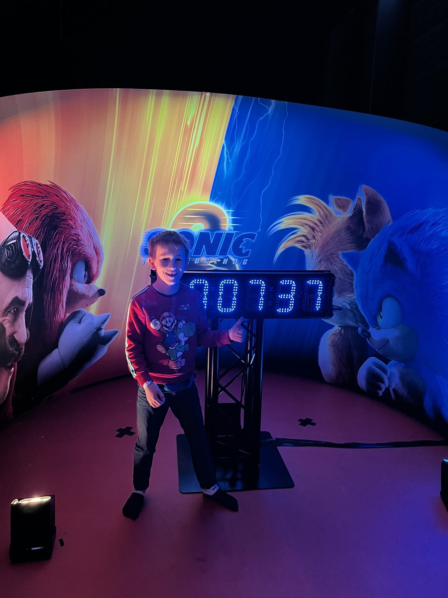_Chamaja's tweet photo. I was moving at incredible high speed #sonic2run https://t.co/3gBBzF7th0