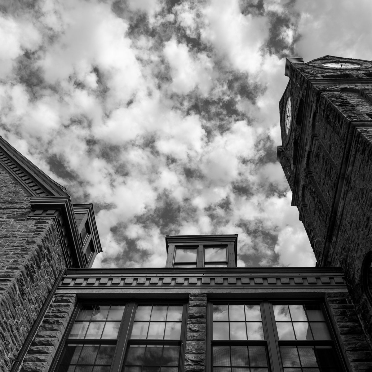 mdeandphoto's tweet photo. Prairie gothic. Old North Tower (1893). Edmond, Oklahoma. 2022. #urbanscape #archtectural #bnwphotography #Monochrome https://t.co/QRc4Wp0jxV