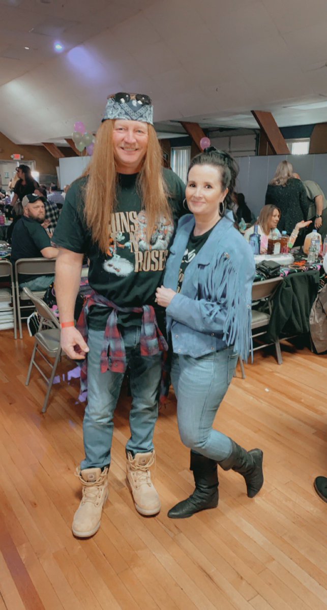 Shelstacks's tweet photo. So much fun raising funds and cancer awareness with Awareness 365 at their 70s/80s dance 💖🧡 @axlrose @jonbonjovi https://t.co/1FBEkC0ID0