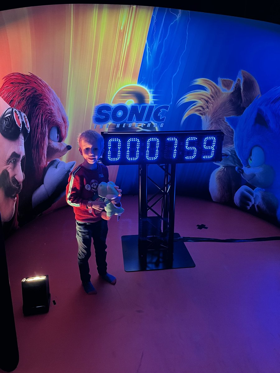 _Chamaja's tweet photo. i was moving at incredible speed #sonic2run https://t.co/Gf0cGT8aQc