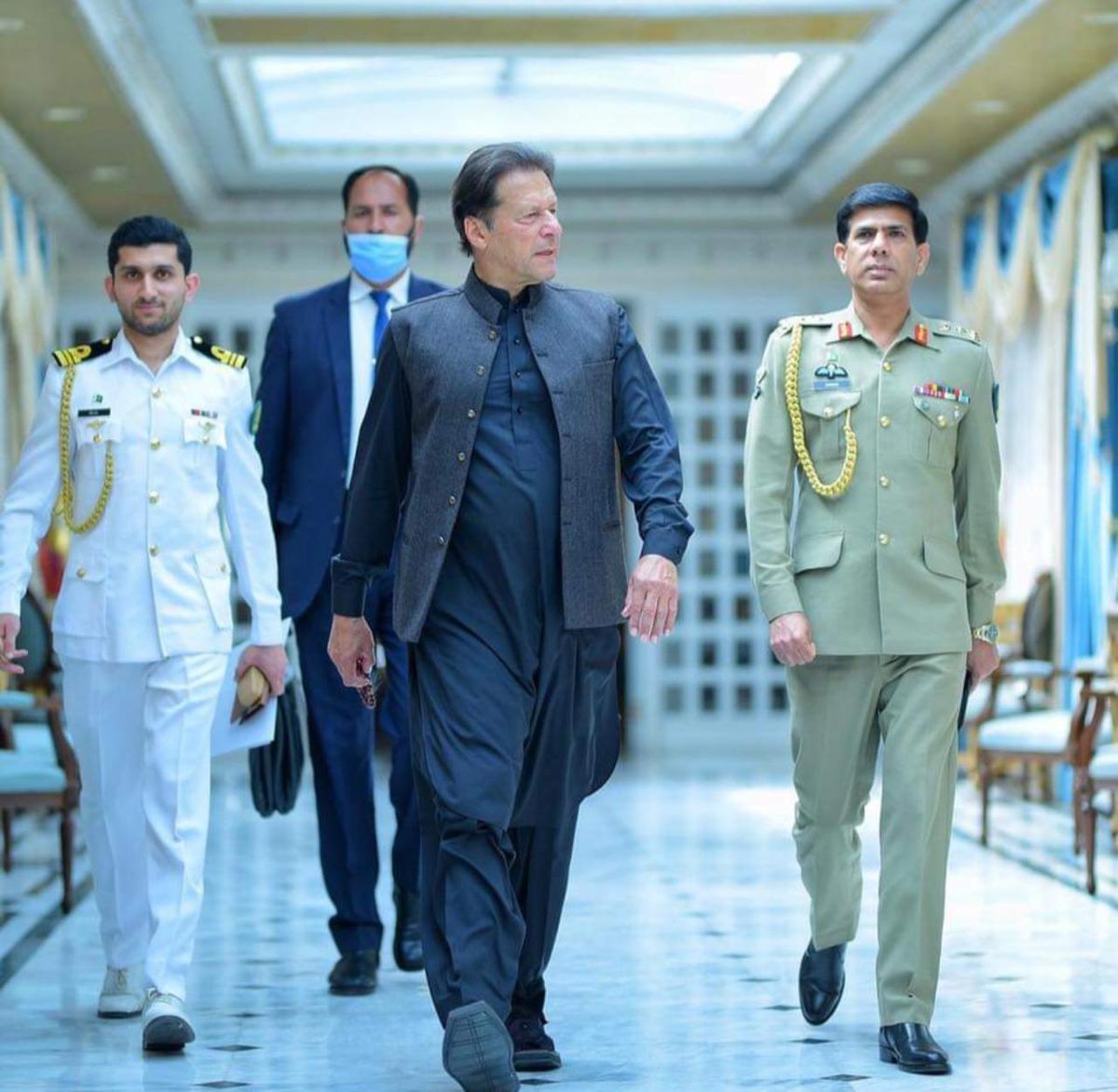 maleeh_A's tweet photo. Man of the match ♥️ 
.
.
.
.
.
.
.
.
#surprise #ImranKhan https://t.co/b81jZ3u6j2