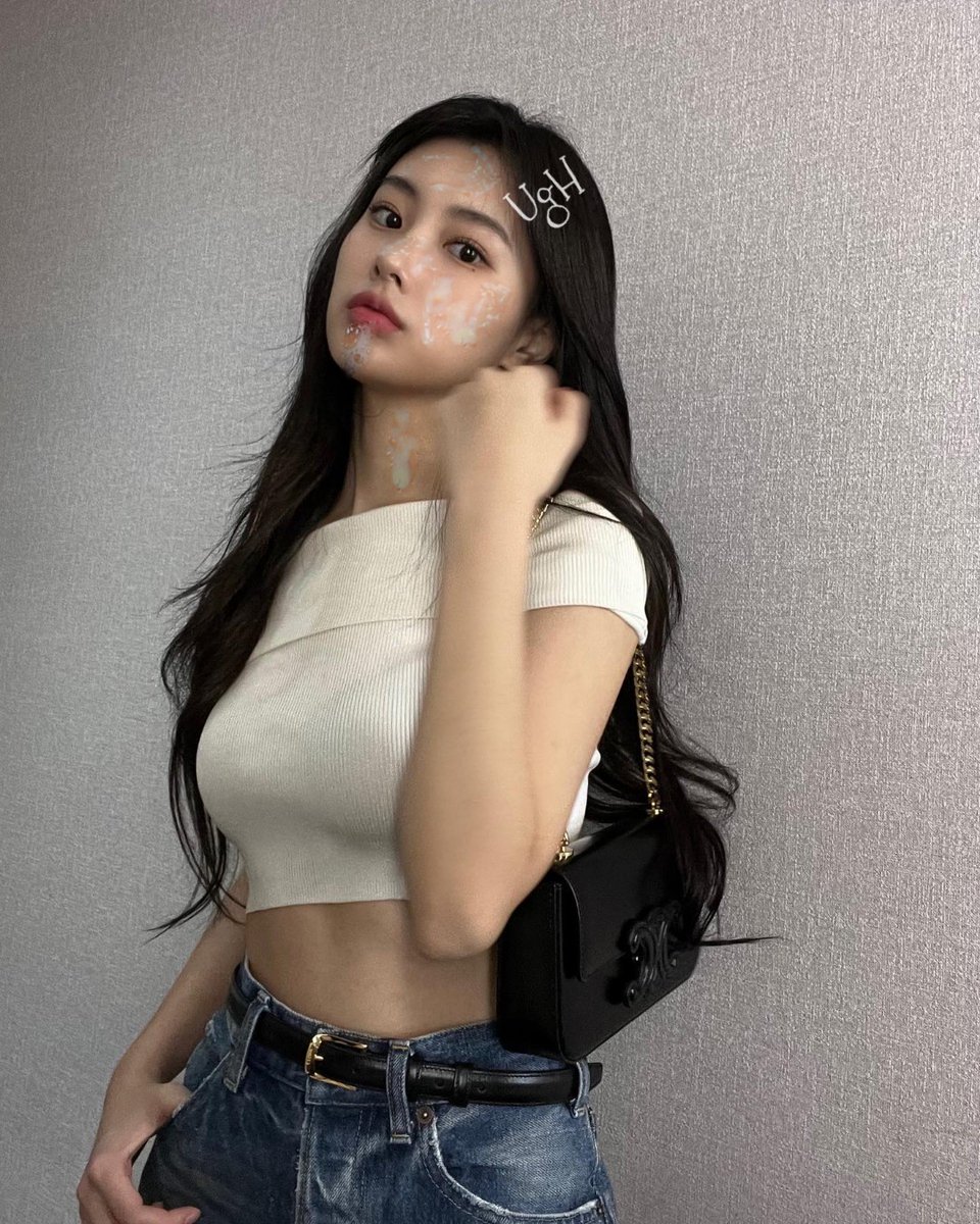 Uahhh8's tweet photo. Hye take a selfie after get a cum facial https://t.co/f0e3imOhgU