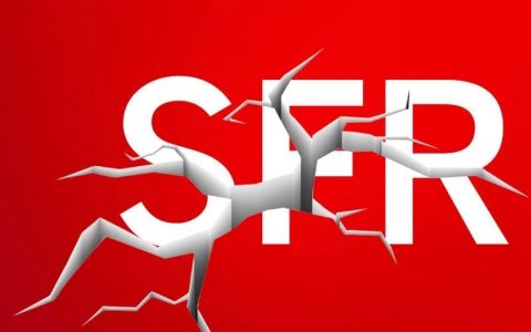 UFCAixProvence's tweet photo. #Téléphonie 
Vous connaissez cette pratique de #SFR (entre autres) qui augmente votre forfait sans vous demander votre avis sous couvert "d'offre d'enrichissement" ? 
On fait le point sur cette méthode douteuse pourtant légale. 
👉 https://t.co/udDyiT47zB https://t.co/r3JHsvndy6