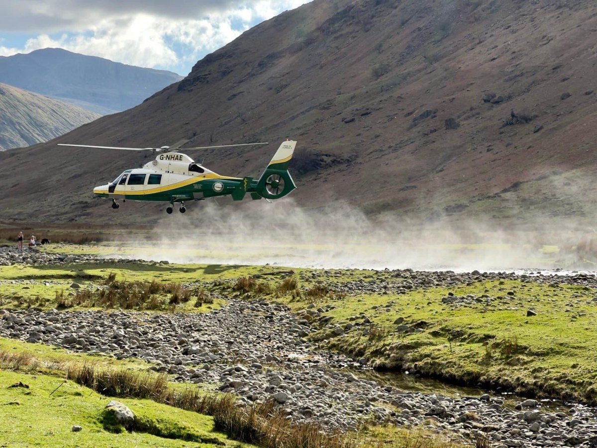 GNairambulance's tweet photo. Hats off to Keswick Mountain Rescue Team for taking these snaps of the Pride of Cumbria II! 😍

Mind you, it's not difficult to take a great picture when she looks that good from all angles. 😏

#LakeDistrict #MountainRescue #Keswick https://t.co/pgTI0f6HDQ